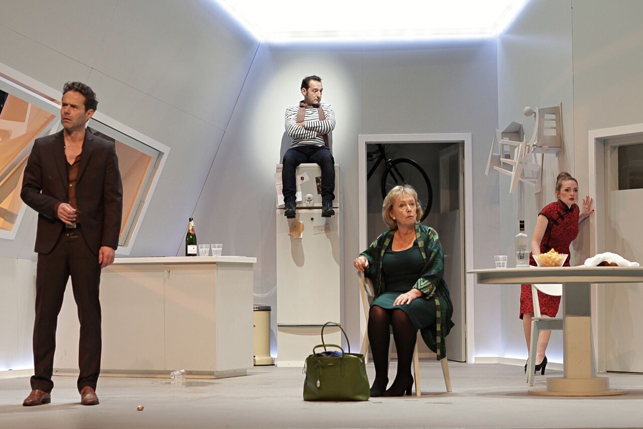 Verbrannte Lottoscheine und rockende Kids im Mai in der  Stadthalle