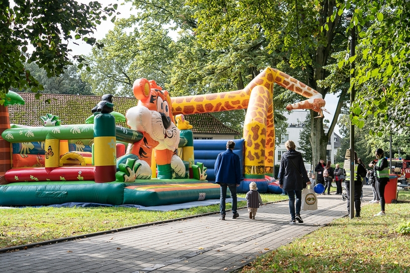 Beim Familienaktivfest wird es ein buntes und vielfältiges  Programm geben, u.a. werden Hüpfburgen für viel Spaß sorgen, wie im vergangenen Jahr  beim Weltkindertag.