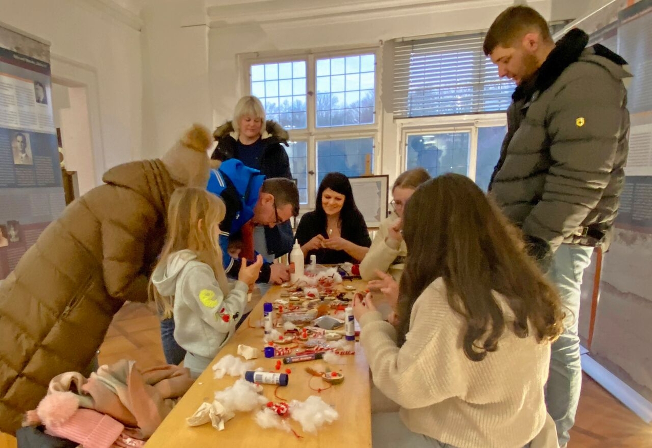 Volles Haus beim Adventcafé des Museums
