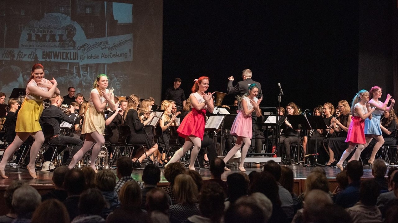 Musikschule präsentiert: „Helden der Kindheit“