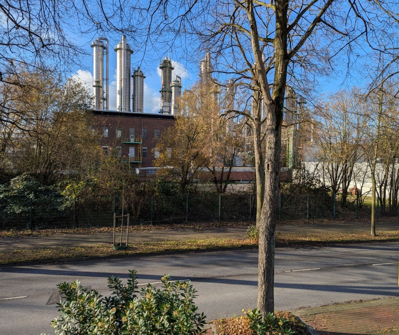 Nachricht über vorübergehende Stilllegung des Ineos-Werkes  erfüllt Bürgermeisterin Bettina Weist mit Sorge