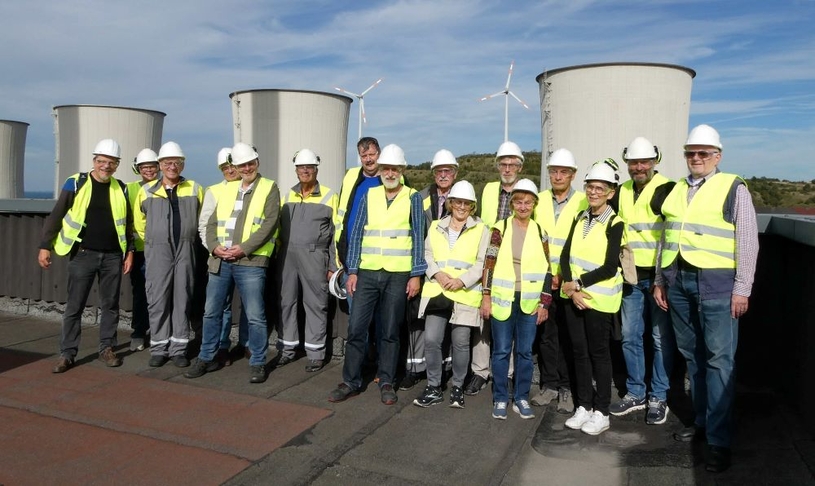 Die Besuchergruppe auf dem Dach des Kraftwerks Scholven.