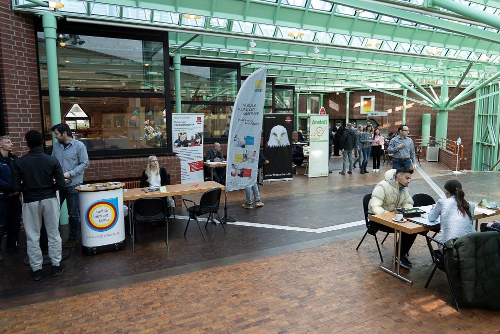 Azubi-Speeddating der Jugendberufsagentur in der  Stadthalle