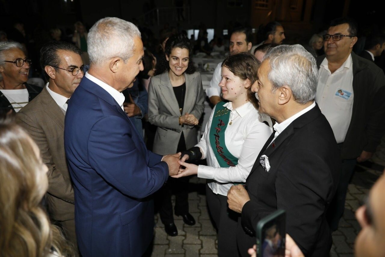 Appeltatenmajestät Chiara Rasche besucht Gladbecks  Partnerstadt Alanya