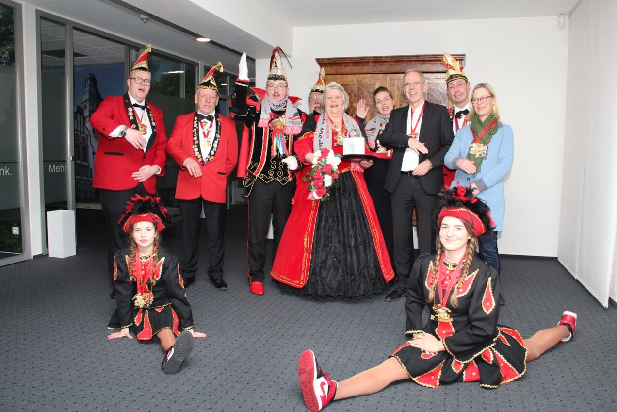 Stadtprinzenpaar zu Gast bei der Volksbank
