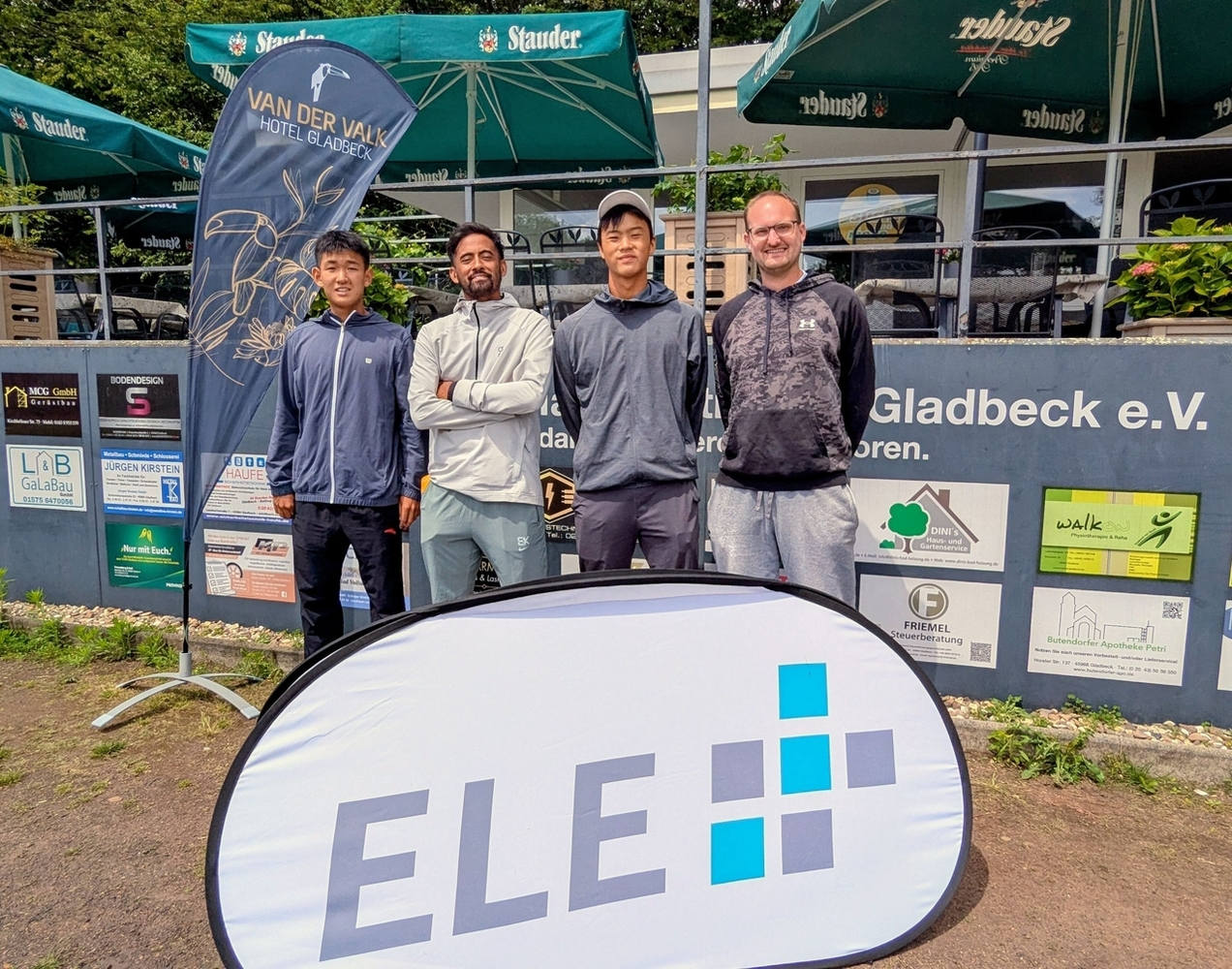 Jack Chang, Trainer Armand Rafalimanana , Tam Walter und Patrick Weßeling (von links).