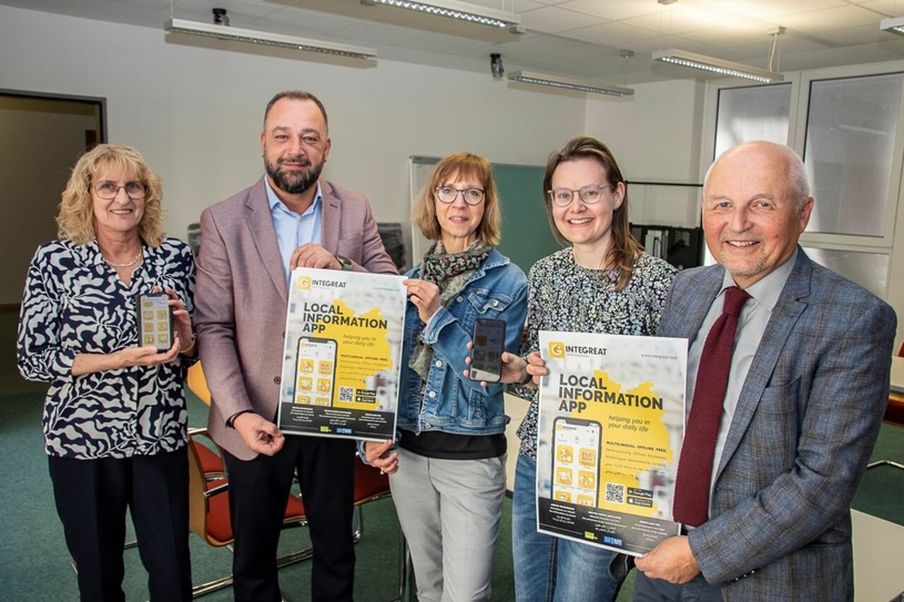Doris Foerster,  Leiterin des Amtes für Migration und Zusammenleben, Tarik Akin, Vorsitzender des  Integrationsrates, Anja Venhoff, Abteilungsleiterin Zusammenleben, Maike Schumacher,  Kommunales Integrationsmanagement und Sozialdezernent Rainer Weichelt.