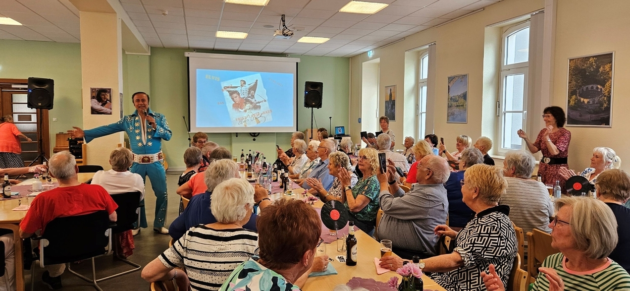 „Elvis"  rockt das  Fritz-Lange-Haus