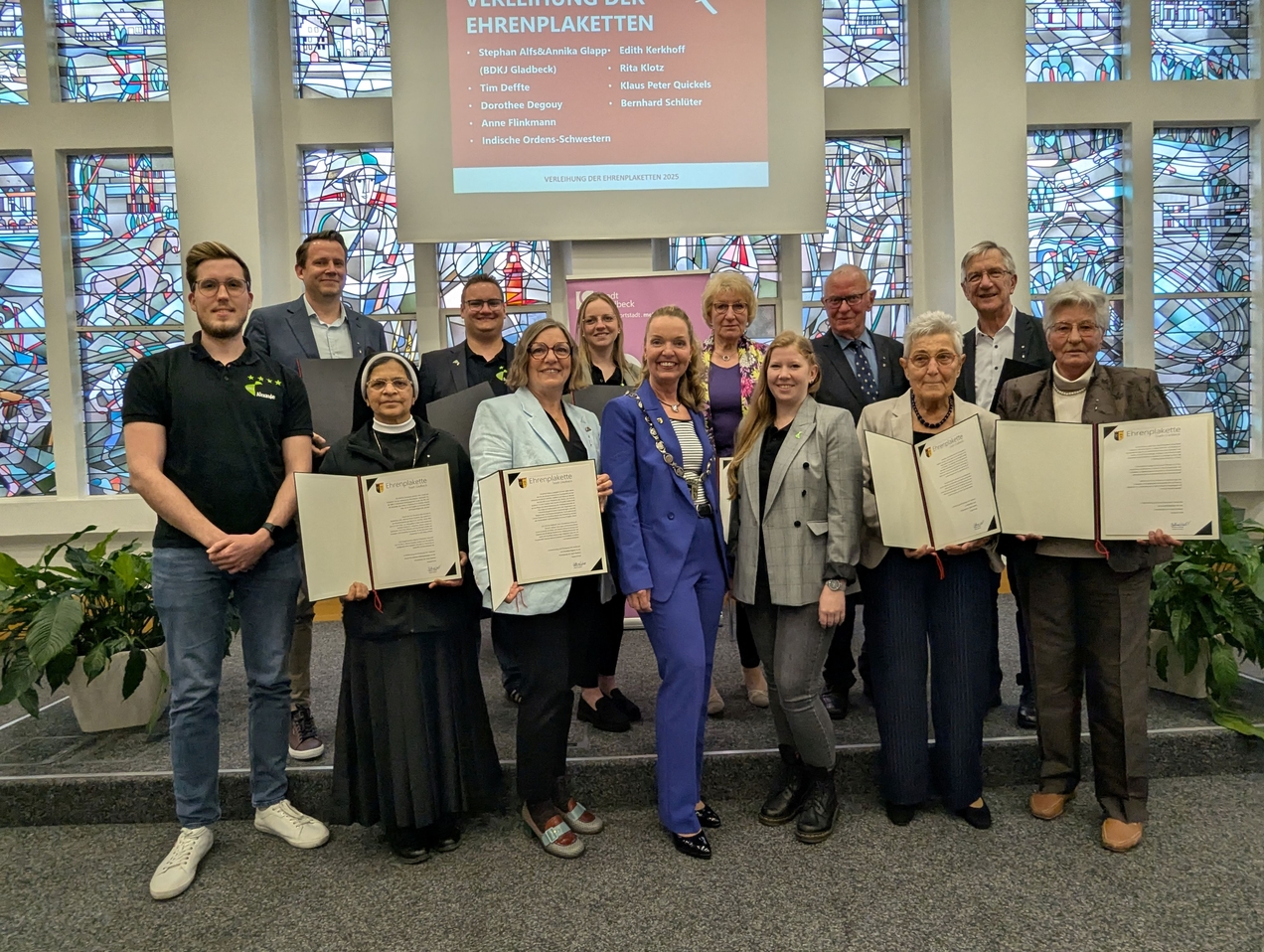 Stadt Gladbeck verleiht Ehrenplaketten für herausragendes  Engagement