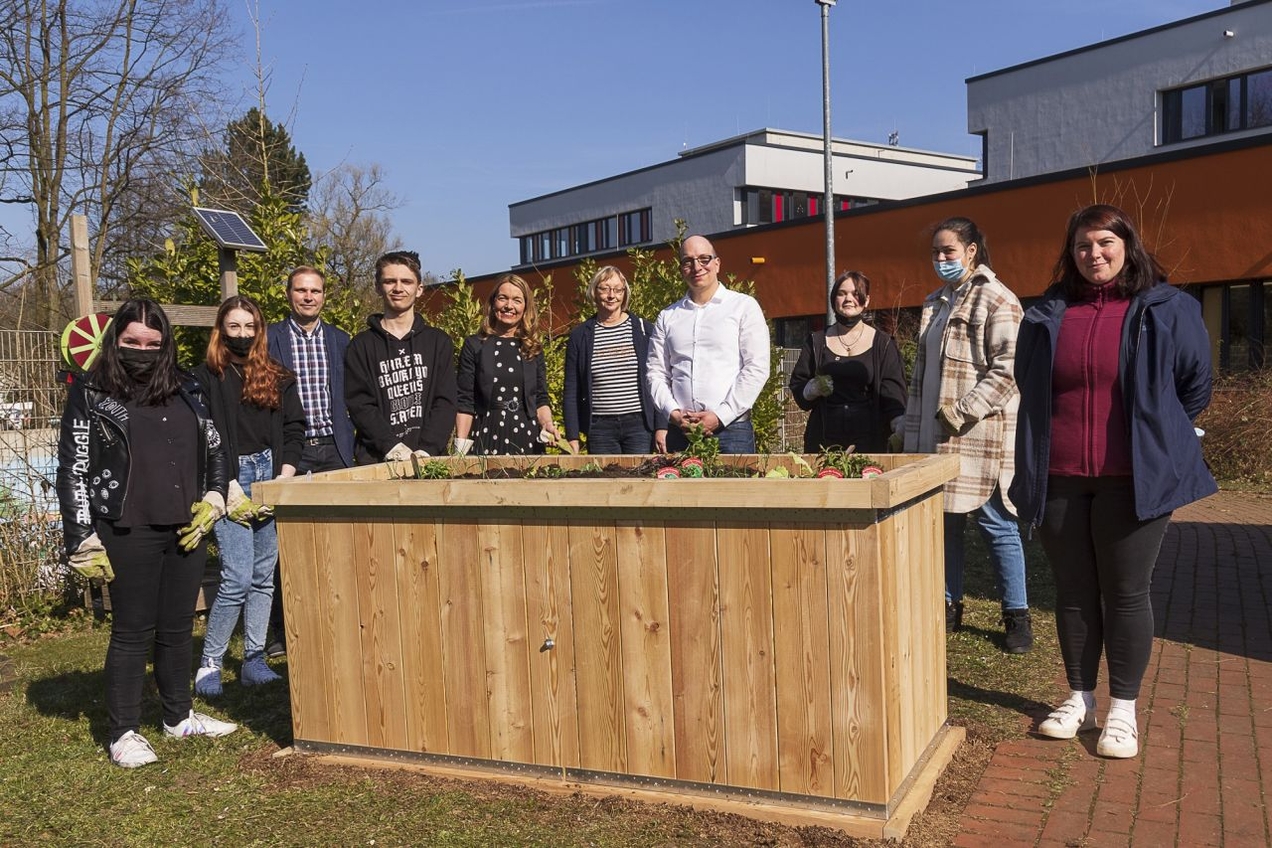 Gladbeck goes green: Erstes Hochbeet aufgebaut